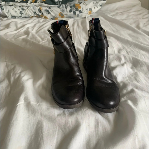 Tommy Hilfiger Booties - Picture 2 of 5